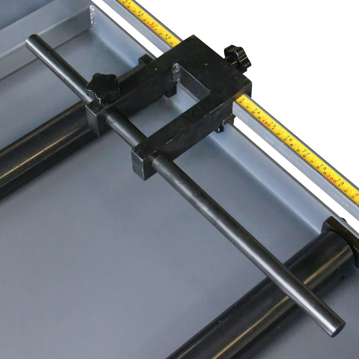 KAKA INDUSTRIAL BS-1810G 18"x9.8" PLC control Horizontal Band Saw, Hydraulic Shutle Vices and Swivel on both sides 220V 3phase