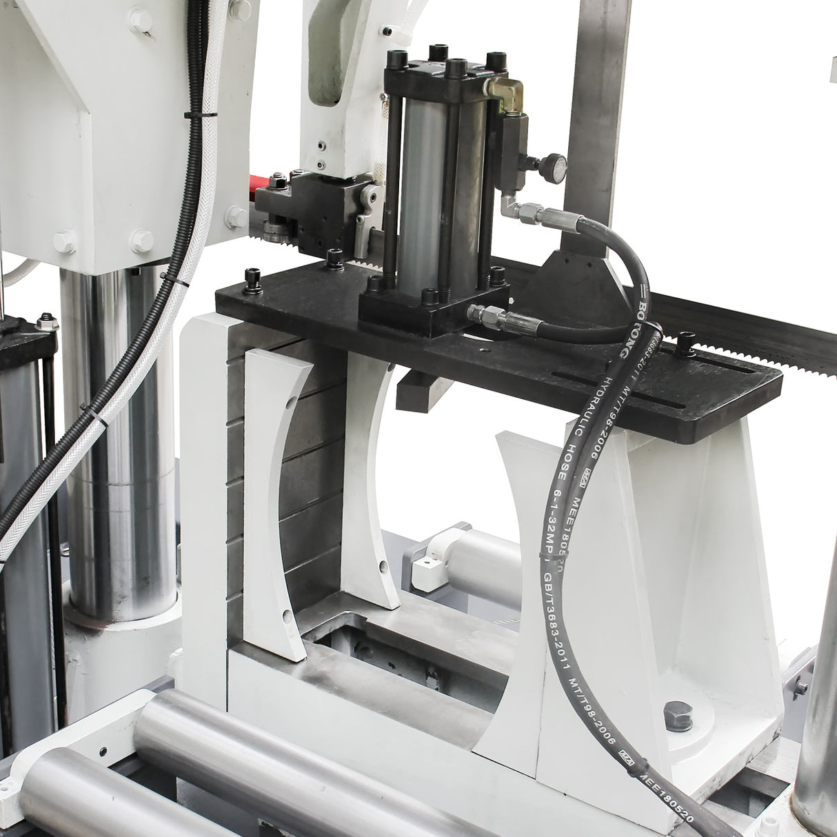 Kaka Industrial TGK-16A Double column horizontal band saw, Max cutting capacity 15.7 inch, vertical lifting, high stability. Cutting speed adopts hydraulic control, 230V 60HZ 3PH