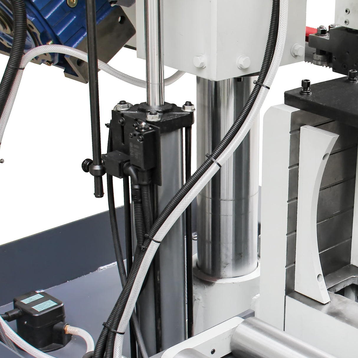 Kaka Industrial TGK-16A Double column horizontal band saw, Max cutting capacity 15.7 inch, vertical lifting, high stability. Cutting speed adopts hydraulic control, 230V 60HZ 3PH