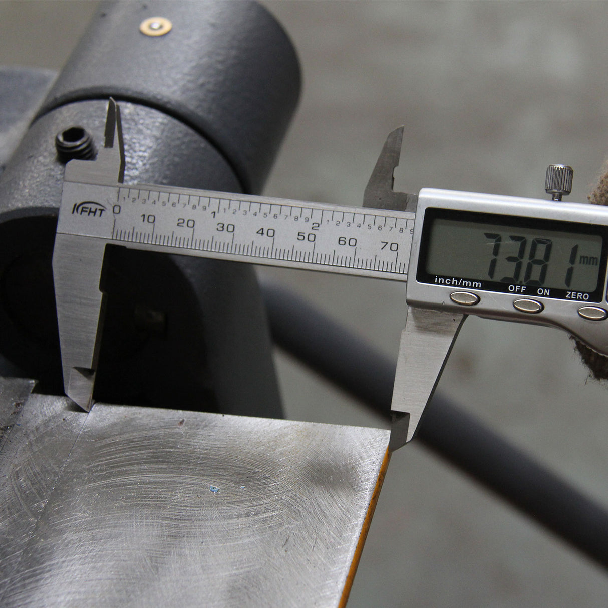 Box and Pan Brake, 59-Inch Sheet Metal Brake, Industrial-,18-Gauge Mild Steel Capacity ,0-125 Degree Adjustable Grade for Grade Sheet Metal Bender Machine Metalworking Shops W-6018H