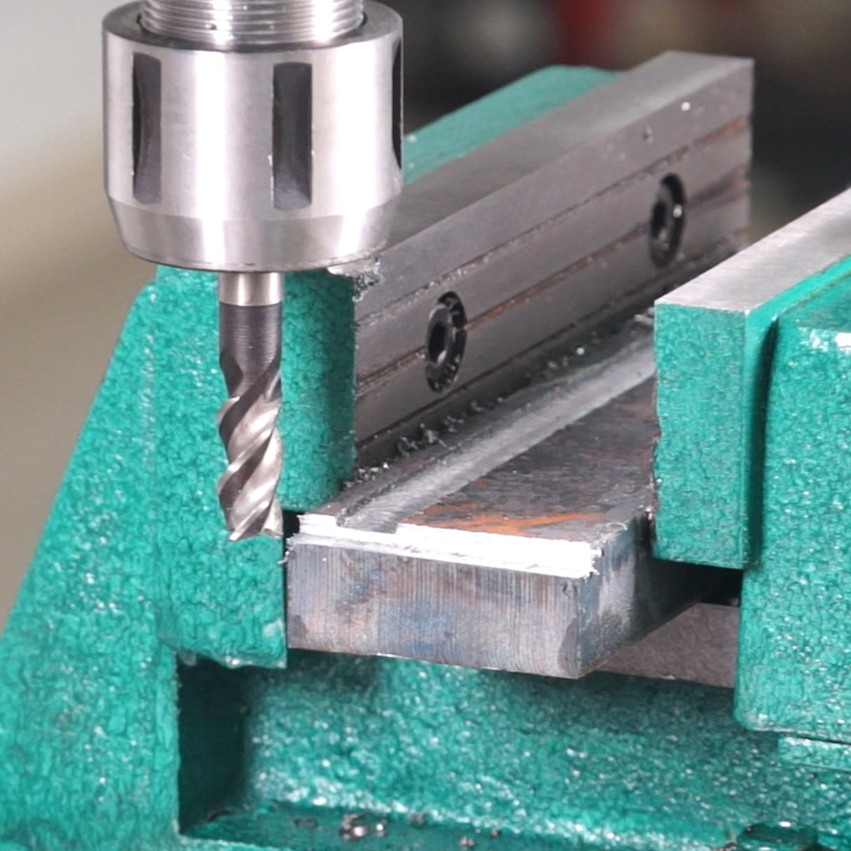 KAKA Industrial ZX-5325C Drilling and milling machine 230V460V-60HZ-3PH Main Moto power 1.5KW Gear Head Auto Feed Table Drilling and milling machine with 3 Axis DRO