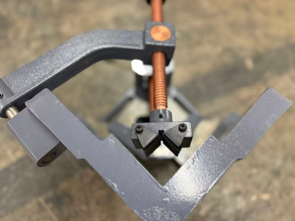 (Not Brand New) 3 Axis Welders Clamp, Heavy Duty Cast Iron Angle Clamp AC-100H