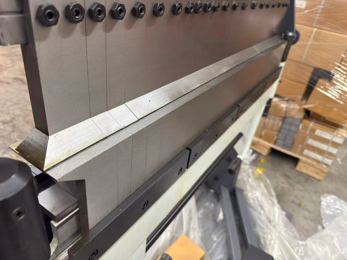 (Not Brand New) Pan and Box Brake Foot Clamp,50-Inch Max Clamping Bar Lift 1.9 Inch, Max Box Depth 2 Inch, Folding Angle 0-135 Degree, Sheet Metal Folding Machine,PBB-5014A