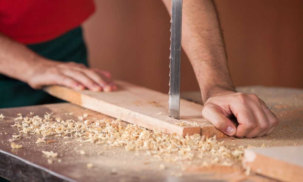 Common Mistakes Beginners Make When Operating Their Bandsaws