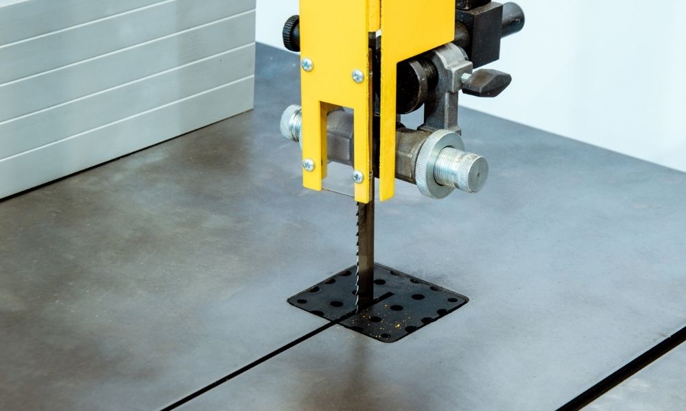 Signs You May Need a New Vertical Bandsaw Blade