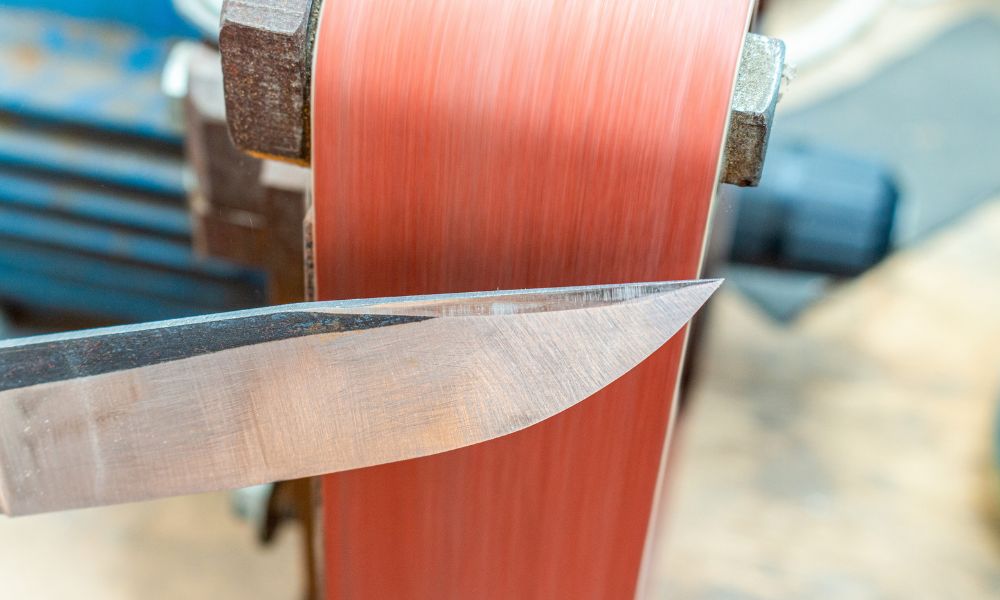 How To Properly Maintain Your Belt Grinder