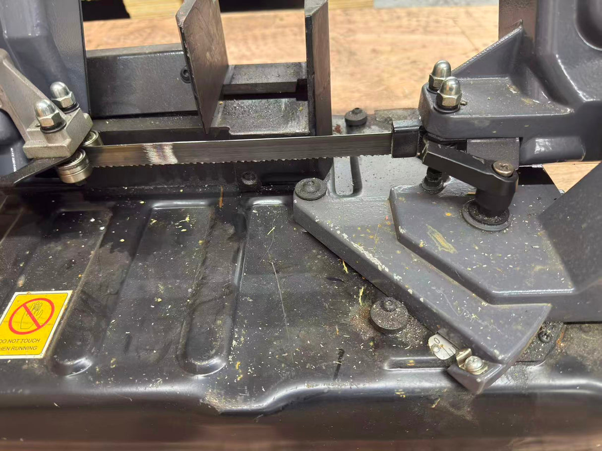 (Not Brand New) Metal Cutting Band Saw, Variable Speed Bandsaw, Solid Design Metal Bandsaw, BS-150