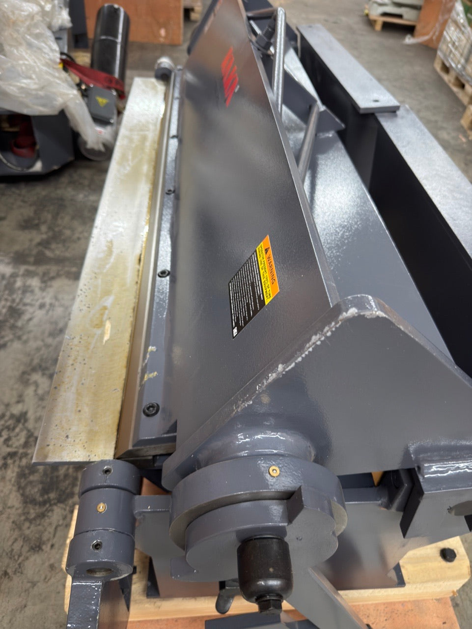 (Not brand new) KAKA INDUSTRIAL Sheet Metal Brake,48-Inch Straight Brake12-Gauge (0.1 inch) Mild Steel Capacity Heavy-Duty Metal Brake Bender, 0-135 Degree Adjustable Floor Siding Brake W-4812T
