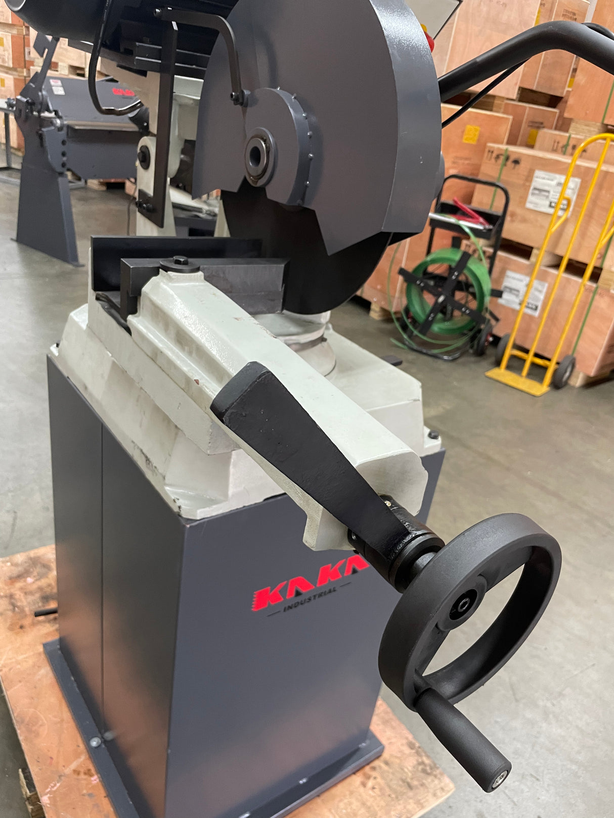 KAKA INDUSTRIAL Abrasive Saw, Powerful Chop Saw for Metal Cutting, 0-45 Degrees Adjustable Miter Saw, 16-in Blade 5500W 3840RPM, Abrasive Cut Off Saws Swivel Base and Mitering Head 230V-60HZ-3PH TV-16 (Not Brand New)