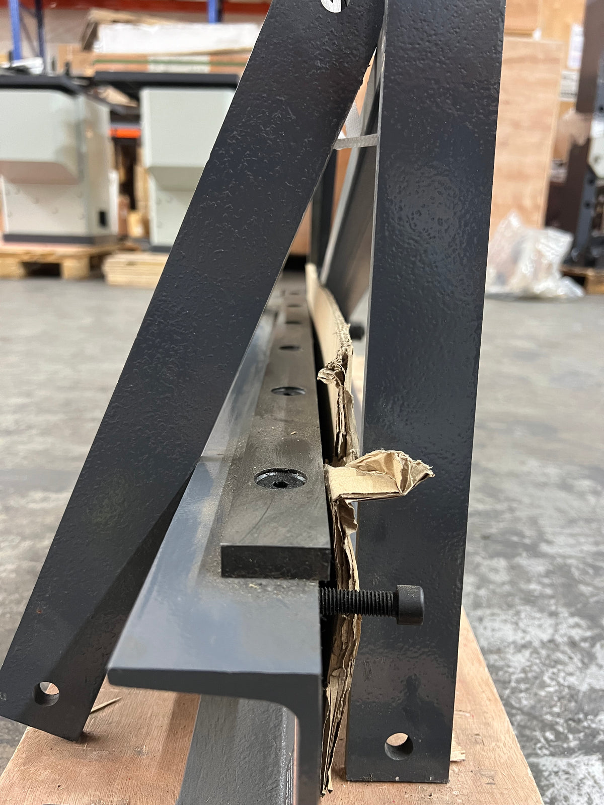 (Not Brand New) Guillotine Metal Shear, 31 in Bed Width, 16 Gauge Metal Guillotine Shear with a Stand for Construction Work Sheet Metal Fabrication Plate Cutting Cutter HS-30