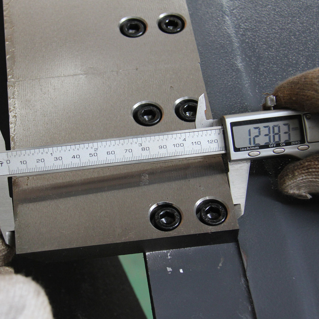 Box and Pan Brake, 59-Inch Sheet Metal Brake, Industrial-,18-Gauge Mild Steel Capacity ,0-125 Degree Adjustable Grade for Grade Sheet Metal Bender Machine Metalworking Shops  W-6018H