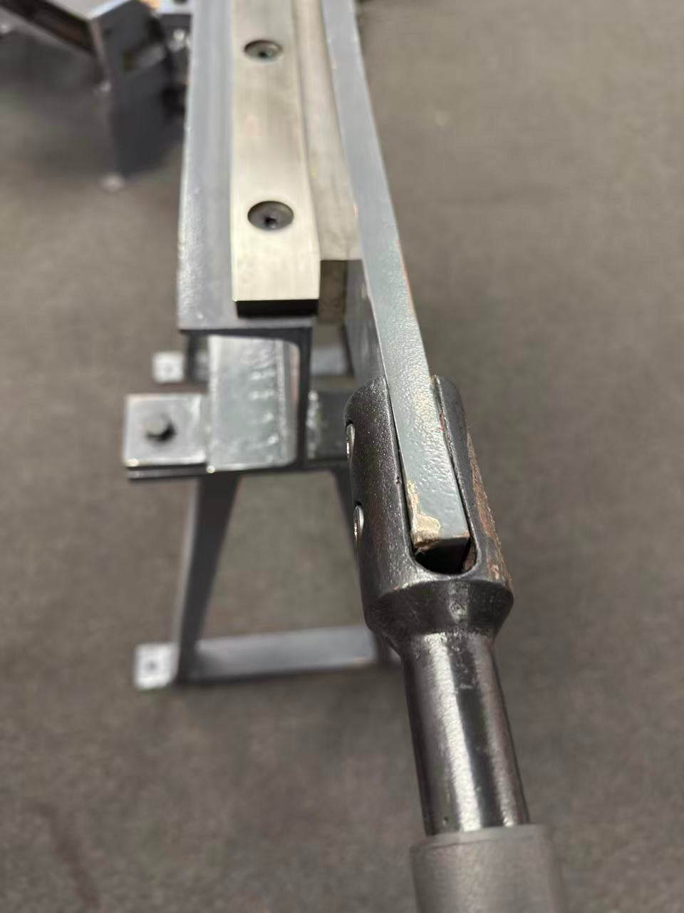 (Not Brand New) Guillotine Metal Shear, 20 in Bed Width, 16 Gauge/1.5 mm Metal Guillotine Shear with a Stand for Construction Work Sheet Metal Fabrication Plate Cutting Cutter HS-20