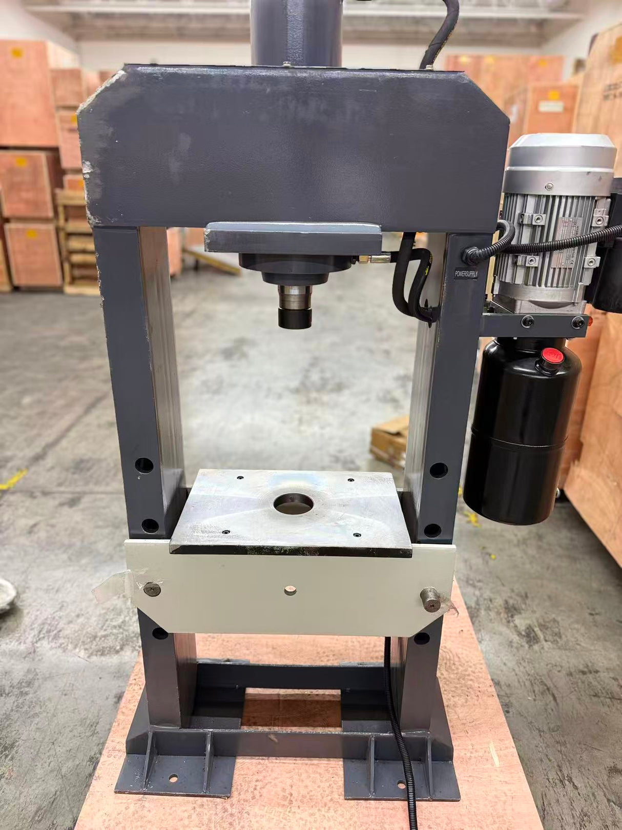 (Not Brand New) KAKA INDUSTRIAL Hydraulic Press, 25-Ton H-Frame Hydraulic Shop Press HP-25
