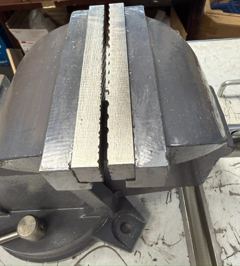 Bench Vises 6"Jaw Width, 6.7: Jaw Opening, Swivel Base HIS-150 (Not Brand New)