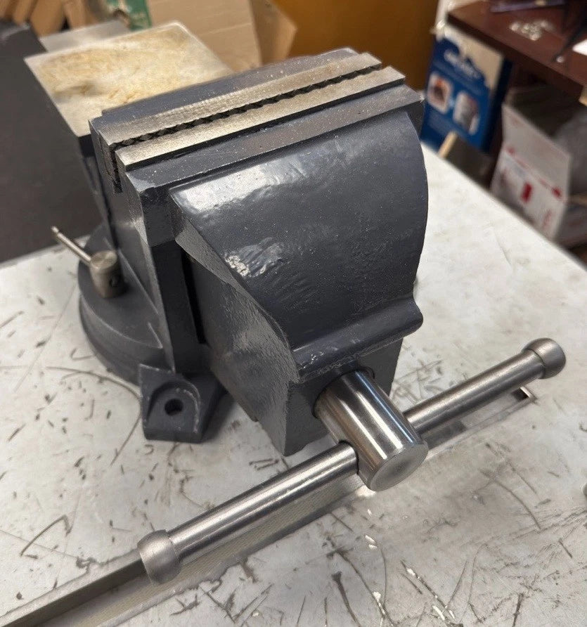 Bench Vises 6"Jaw Width, 6.7: Jaw Opening, Swivel Base HIS-150 (Not Brand New)